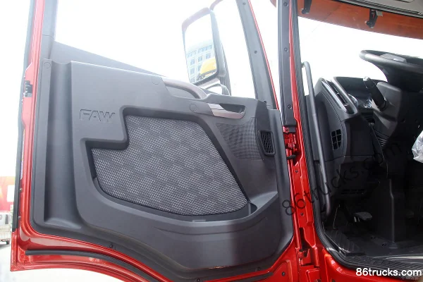 FAW Jiefang Qingdao JH6 poids lourd 400 ch 6X4(10 roues) tracteur routier LNG (pont arrière 435) Cabine (1) | 86Trucks