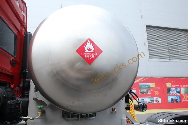 FAW Jiefang Qingdao JH6 poids lourd 400 ch 6X4(10 roues) tracteur routier LNG (pont arrière 435) Châssis (3) | 86Trucks
