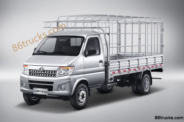 Ankai Shenqi T20L 2018 Comfort 1.5L 112hp 4X2(6 wheels) Gasoline 3.6m Single Row Stake Truck Exterior (3) | 86Trucks