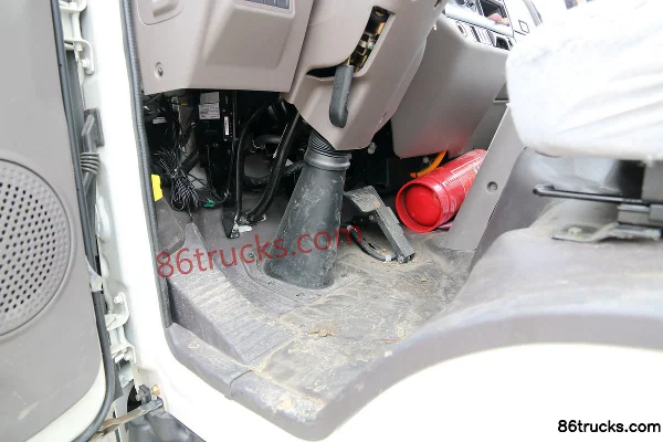 Foton Aumark BEV 4.5T 4.17m single-row pure electric box light truck 83.2kWh 4X2(6 wheels) Interior (3) | 86Trucks