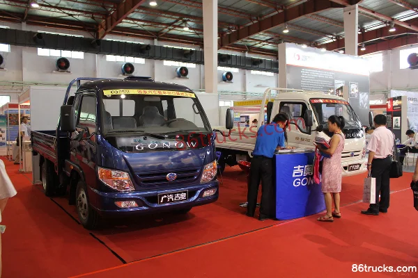 GAC Gonow Xingfu 80 hp 4X2(6 wheels) 3.8m crew-cab flatbed mini truck Exterior (2) | 86Trucks