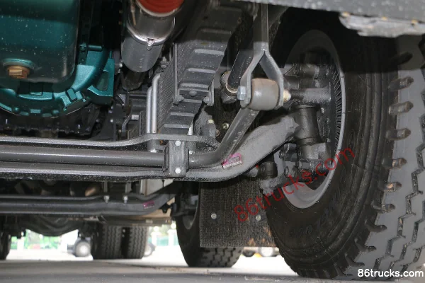 Sinotruk HOWO Heavy Truck 380 hp 8X4(12 wheels) 8.2m Dump Truck Chassis (3) | 86Trucks