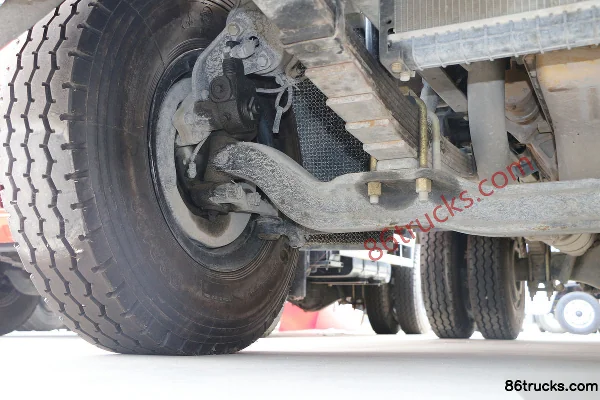 Dongfeng Duolika D6-L Mountain Version 143hp 4X2(6 wheels) 4.17m Single-row Flatbed Light Truck Chassis (2) | 86Trucks