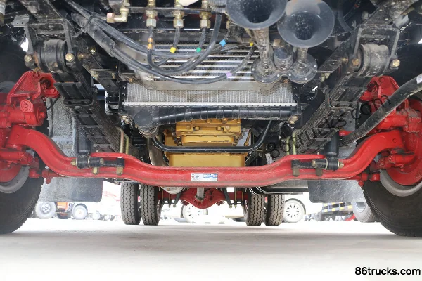 Dongfeng Duolika D6 130 hp 4X2(6 wheels) 4.17 m single-row van light truck Chassis (1) | 86Trucks