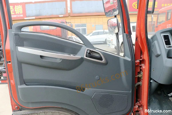 Dayun Aopuli 130hp 4X2(6 wheels) 3.85m Semi Row Stake Truck Cab (1) | 86Trucks