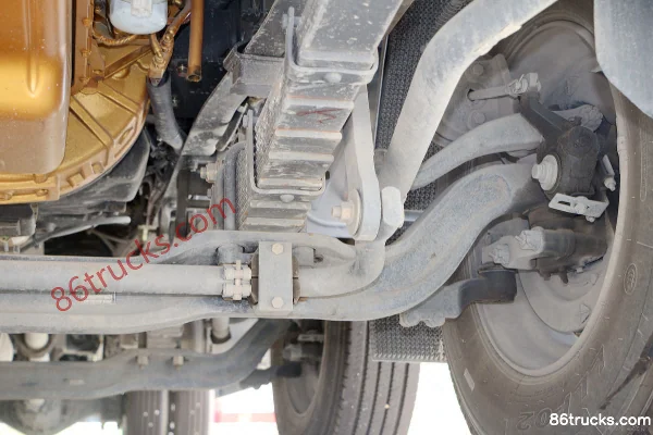 DongfengLiuqi Chenglong M5 245 ch 6X2(8 roues) camion porteur fourgon 9,6 m Châssis (3) | 86Trucks