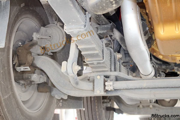 DongfengLiuqi Chenglong M5 245 ch 6X2(8 roues) camion porteur fourgon 9,6 m Châssis (2) | 86Trucks