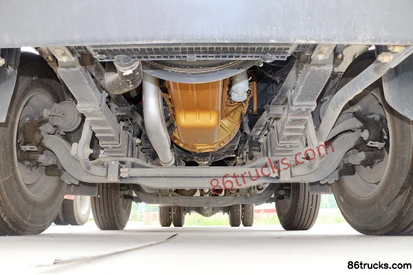 DongfengLiuqi Chenglong M5 245 ch 6X2(8 roues) camion porteur fourgon 9,6 m Châssis (1) | 86Trucks