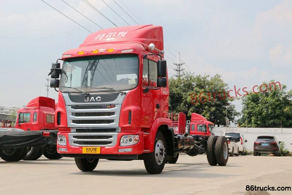 JAC Gallop A5L Medium Truck 170 hp 4X2(6 wheels) 7.8m semi-sleeper van cargo truck Exterior (3) | 86Trucks