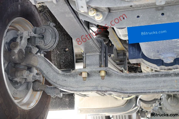 Dongfeng Liuqi Chenglong H5 Heavy Truck 430 hp 6X4(10 wheels) Hazardous Chemicals Tractor Truck (Hydraulic Retarder) Chassis (2) | 86Trucks