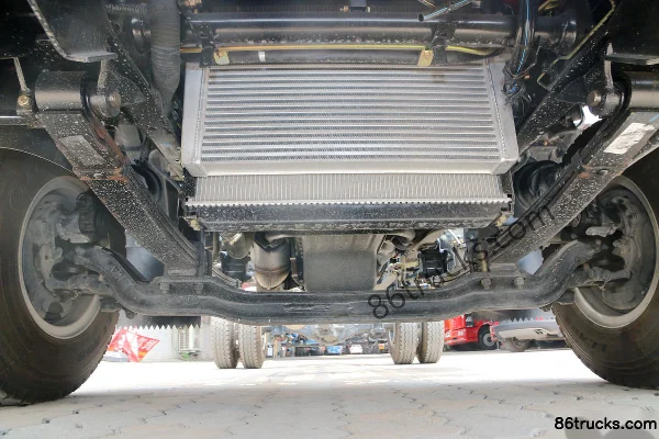 FAW Jiefang J6F 150 ch 4X2(6 roues) 4,21 m simple cabine à ridelles Châssis (2) | 86Trucks