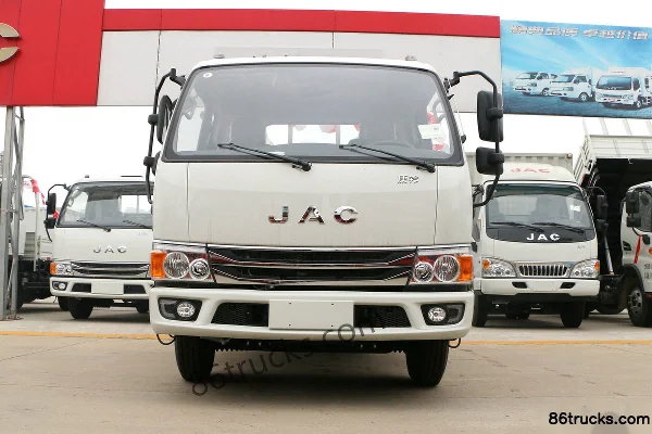 JAC Kangling H5 120hp 4X2(6 wheels) 3.85m Half Row Flatbed Light Truck Exterior (2) | 86Trucks