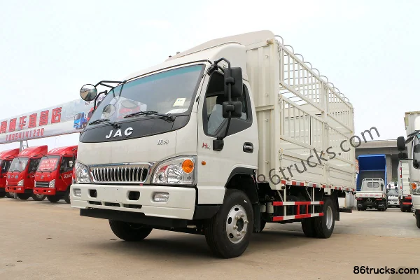 JAC Kangling 33 Wide Body 130 hp 4X2(6 wheels) 4.18m Single-row Stake Truck Exterior (3) | 86Trucks
