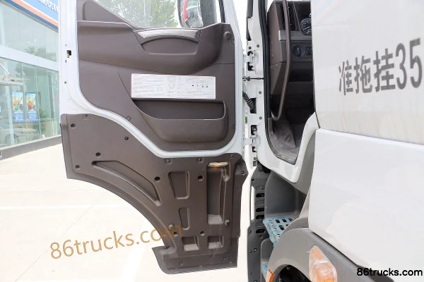 DongfengLiuqi Chenglong H7 Heavy Truck 460 hp 4X2(6 wheels) Tractor Truck Cab (1) | 86Trucks