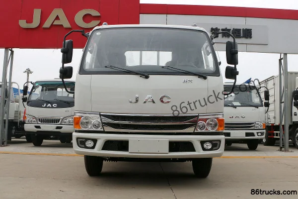 JAC Kangling H5 110hp 4X2(6 wheels) 4.18m Single Row Flatbed Light Truck Exterior (2) | 86Trucks