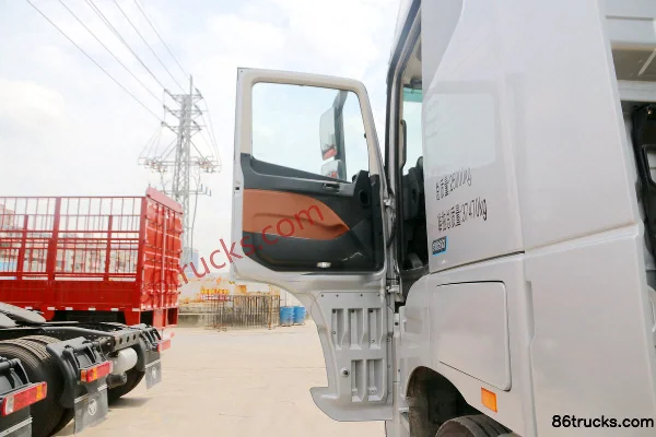 Foton Auman EST-A 6 Series Heavy Truck Zhixiang Edition 460 hp 6X2R AMT Automatic Tractor Truck (Retarder) Cab (1) | 86Trucks