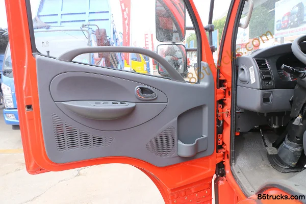 Dongfeng Kaipute K6-L 2018 Fuel-Saving Edition 150 hp 4X2(6 wheels) 4.17m single-row van light truck Cab (1) | 86Trucks