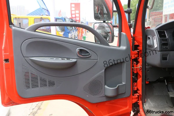 Dongfeng Kaipute K6-S Zhiyue Edition 115 hp 4X2(6 wheels) 4.17m Single Row Flatbed Light Truck Cab (1) | 86Trucks
