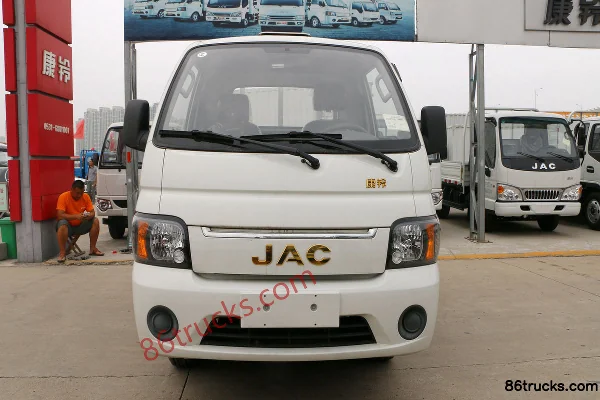 JAC Kangling X5 Édition Confort 87 ch 4X2(6 roues) essence 1,3 L 87 ch micro camion à plateaux 3,1 m Extérieur (2) | 86Trucks
