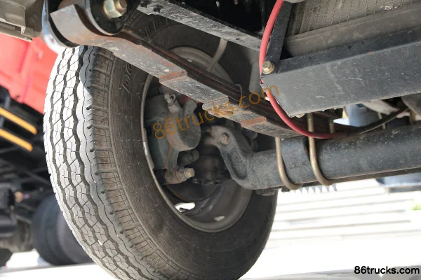 Dongfeng Junfeng 87 ch essence 4X2(6 roues) camion benne 3,3 m Châssis (2) | 86Trucks
