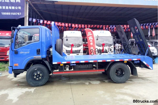 NanJun Ruiji 129hp 4X2(6 wheels) Flatbed Truck Exterior (3) | 86Trucks