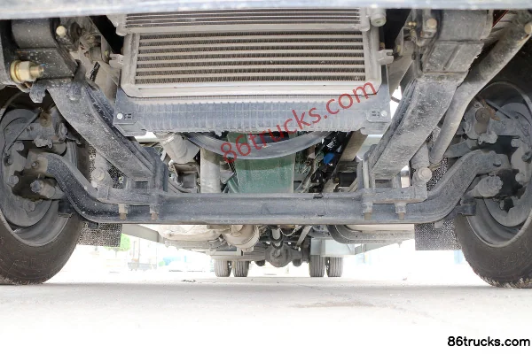 FAW Jiefang Qingdao Long V Medium Truck 180 hp 4X2(6 wheels) Cargo Truck Chassis (1) | 86Trucks