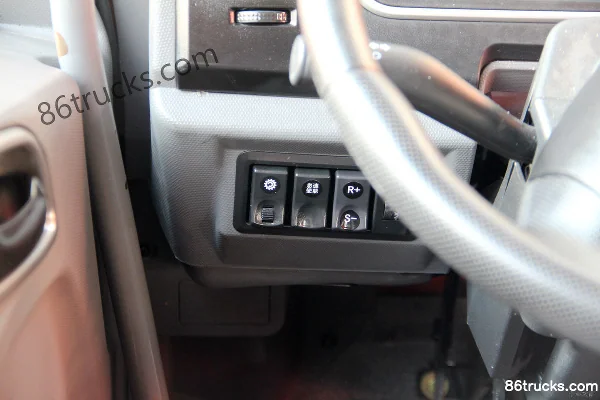 Hualing Lingma H2 156hp 4X2(6 wheels) 3.85m dump truck Cab (3) | 86Trucks
