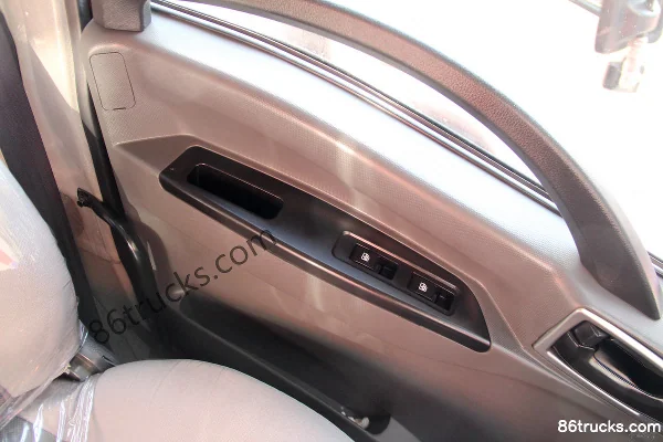 Hualing Lingma H2 156hp 4X2(6 wheels) 3.85m dump truck Cab (2) | 86Trucks
