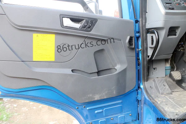 FAW Jiefang Qingdao Long V Medium Truck 180 hp 4X2(6 wheels) 7.65m Van Cargo Truck Chassis Cab (1) | 86Trucks