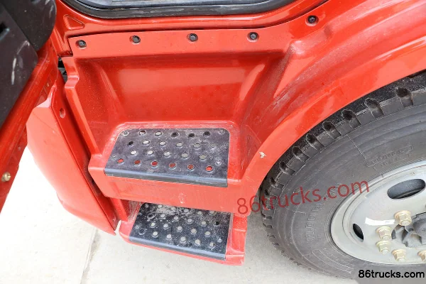 FAW Jiefang J6L Medium Truck 2018 Model Zhihui Edition 180hp 4X2(6 wheels) 6.75m Flatbed Cargo Truck Cab (3) | 86Trucks
