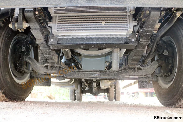 FAW Jiefang Qingdao Long V Medium Truck 180 hp 4X2(6 wheels) 7.65m Van Cargo Truck Chassis (1) | 86Trucks