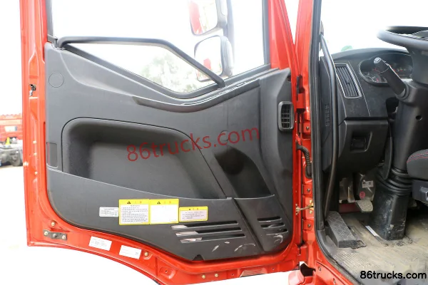 FAW Jiefang J6L Medium Truck 2018 Model Zhihui Edition 180hp 4X2(6 wheels) 6.75m Flatbed Cargo Truck Cab (1) | 86Trucks