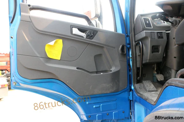 FAW Jiefang Qingdao Han V 2.0 Edition 220 hp 6X2(8 wheels) 9.65m Wing Opening Van Cargo Truck (Rear Axle Ratio 4.444) Cab (1) | 86Trucks