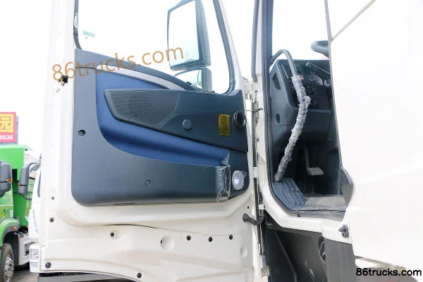 Sinotruk HOWO T7H Heavy Truck 430 hp 6X4(10 wheels) Tractor Truck Cab (1) | 86Trucks