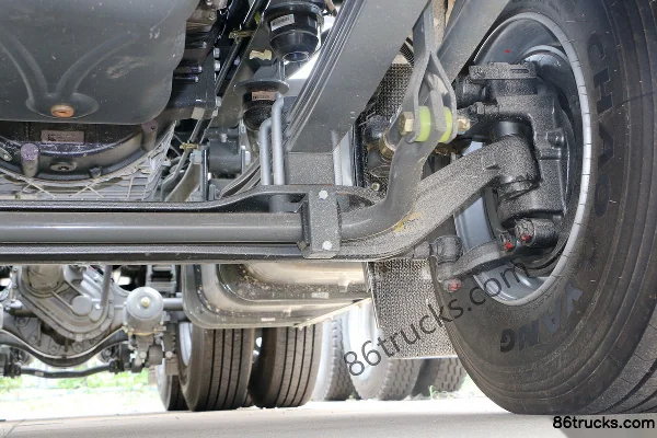 Sinotruk HOWO T7H Heavy Truck 430 hp 6X4(10 wheels) Tractor Truck Chassis (3) | 86Trucks