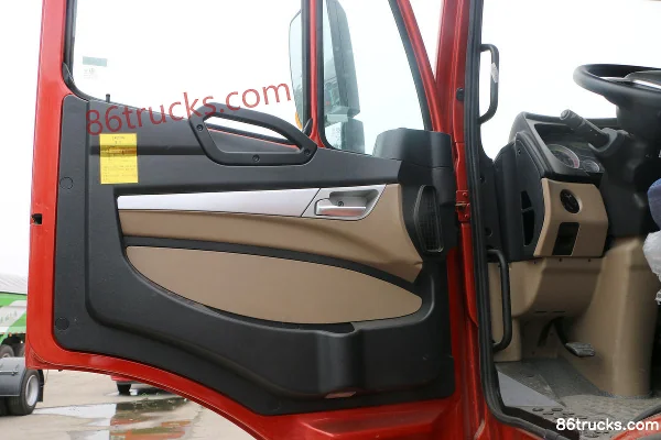 Sinotruk Hohan J7G Heavy Truck 430hp 6X2(8 wheels) LNG Tractor Truck Cab (1) | 86Trucks