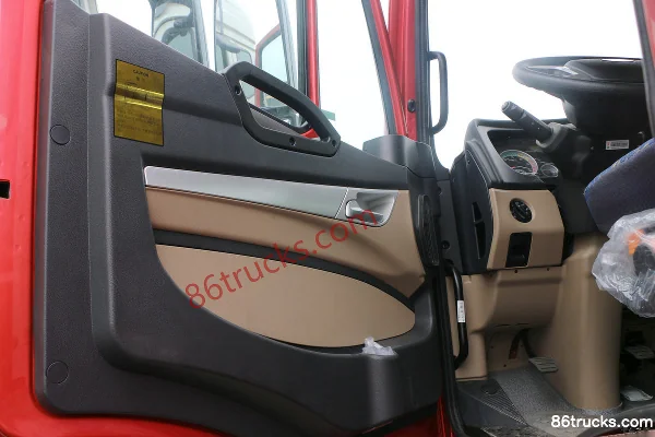 Sinotruk Hohan J5G Heavy Truck 310 hp 4X2(6 wheels) Tractor Truck (Flat Top) Cab (1) | 86Trucks