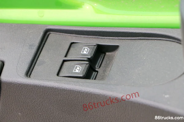 Sinotruk Hohan J5G 280 hp 4X2(6 wheels) 5.4 m Dump Truck Cab (2) | 86Trucks