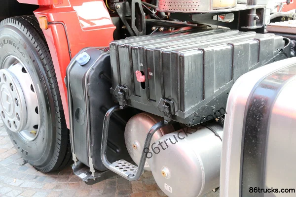 SHACMAN Cummins Delong X3000 600hp 6X4(10 wheels) tractor truck Chassis (3) | 86Trucks