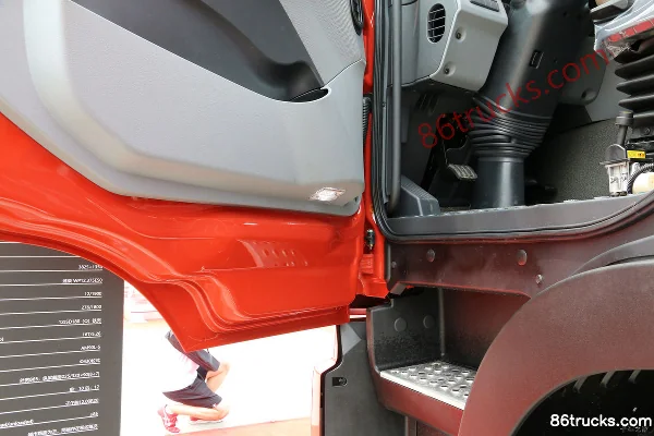 Foton Auman GTL 9 Series Heavy Truck 2018 Model 460hp 8X4(12 wheels) 8.2m Dump Truck Cab (3) | 86Trucks