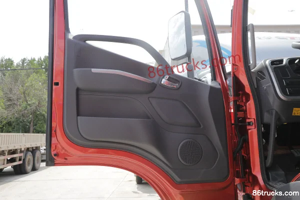Foton Ruiwo ES5 220 hp 4X2(6 wheels) 6.8m van truck Cab (1) | 86Trucks