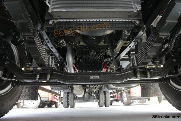 Foton Ruiwo ES5 220 hp 4X2(6 wheels) 6.8m van truck Chassis (3) | 86Trucks