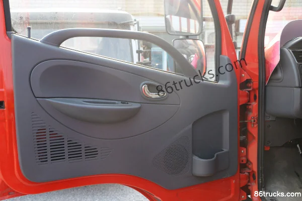 Dongfeng Kaipute K6-L 141 hp 4X2(6 wheels) 4.17m single-row flatbed light truck Cab (1) | 86Trucks