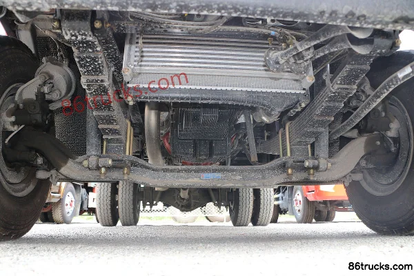Dongfeng Kaipute K6-L 141 hp 4X2(6 wheels) 4.17m single-row flatbed light truck Chassis (1) | 86Trucks