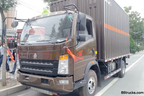 Sinotruk HOWO Tongshuai 154 ch 4X2(6 roues) camion citerne à toit ouvrant pour liquides inflammables 4,15 mètres Extérieur (2) | 86Trucks