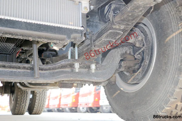 JAC Junling E6 154 hp 4X2(6 wheels) 4.18m single-row flatbed light truck Chassis (3) | 86Trucks