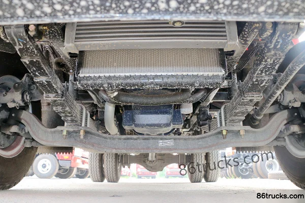 FAW Jiefang Hu VH 140 hp 4X2(6 wheels) 4.21m single-row stake truck Chassis (1) | 86Trucks