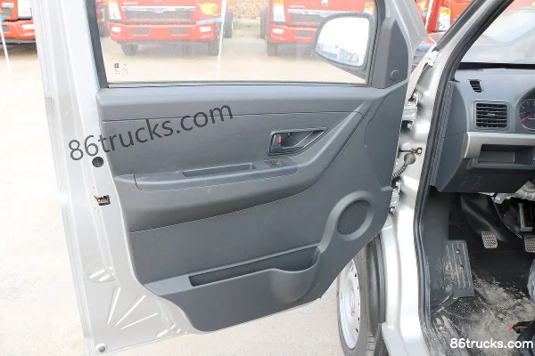 NanJun Ruiyi F-series 1.3L 87 hp 4X2(6 wheels) gasoline 2.05m double-row flatbed mini truck Cab (1) | 86Trucks