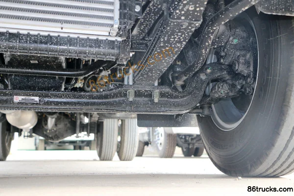 Foton Aoling TS 110 hp 4X2(6 wheels) 3.83m semi-row flatbed light truck Chassis (3) | 86Trucks