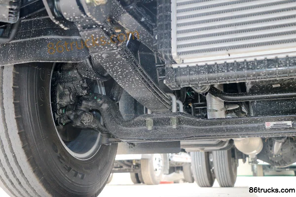 Foton Aoling TS 110 hp 4X2(6 wheels) 3.83m semi-row flatbed light truck Chassis (2) | 86Trucks